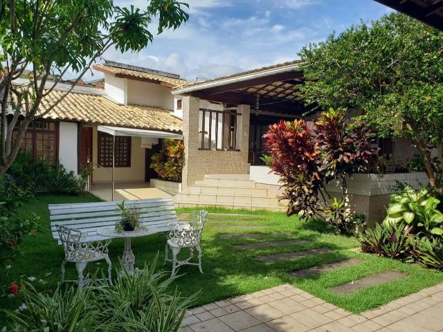 Casa / Sobrado em Condomínio para Venda em Salvador/BA Piatã 5 Quartos