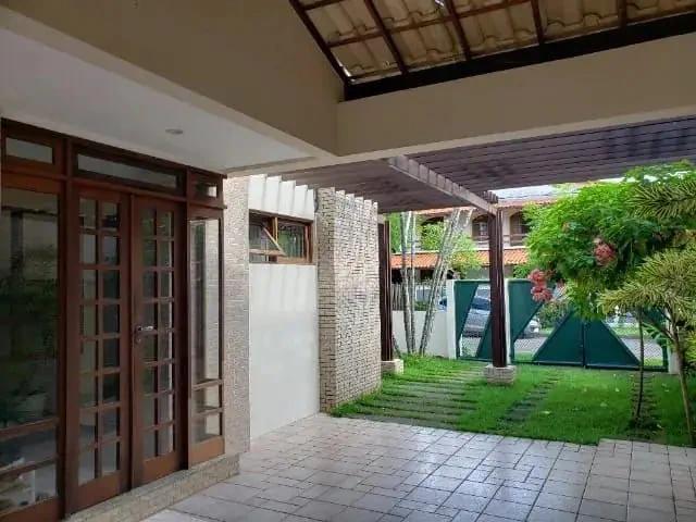 Casa / Sobrado em Condomínio para Venda em Salvador/BA Piatã 5 Quartos