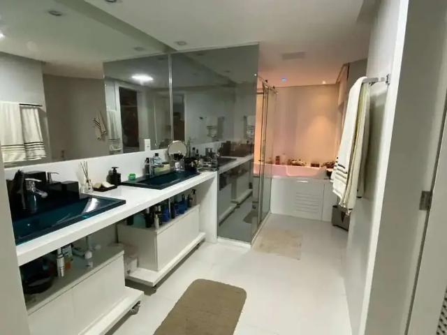 Casa / Sobrado em Condomínio para Venda em Salvador/BA Piatã 7 Quartos