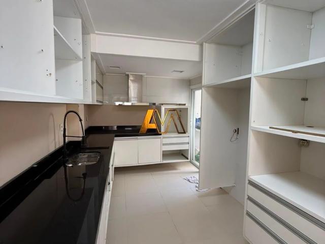 Casa / Sobrado em Condomínio para Venda em Salvador/BA Piatã 3 Quartos