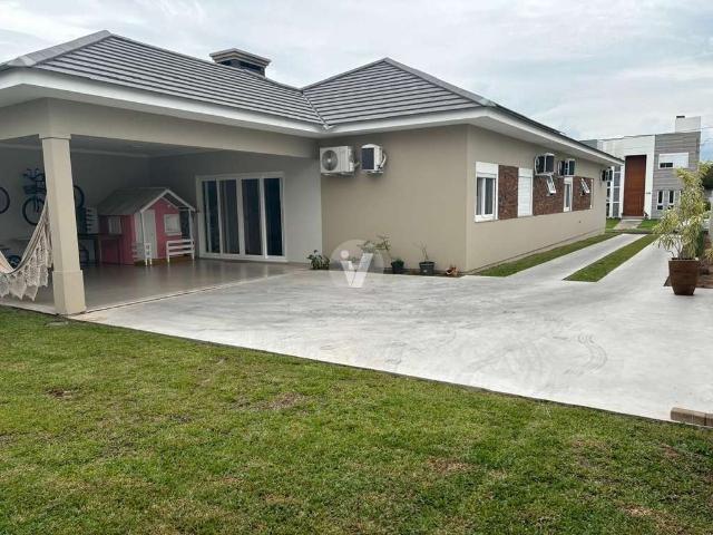 Casa / Sobrado em Condomínio para Venda em Santa Maria/RS Camobi 3 Quartos