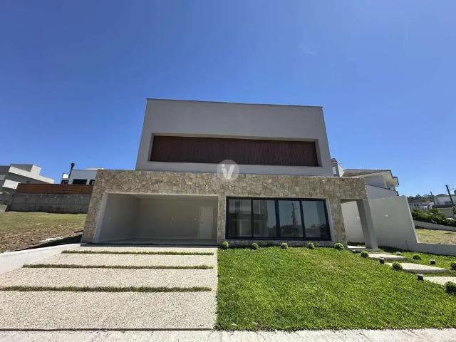 Casa / Sobrado em Condomínio para Venda em Santa Maria/RS Tomazetti 4 Quartos