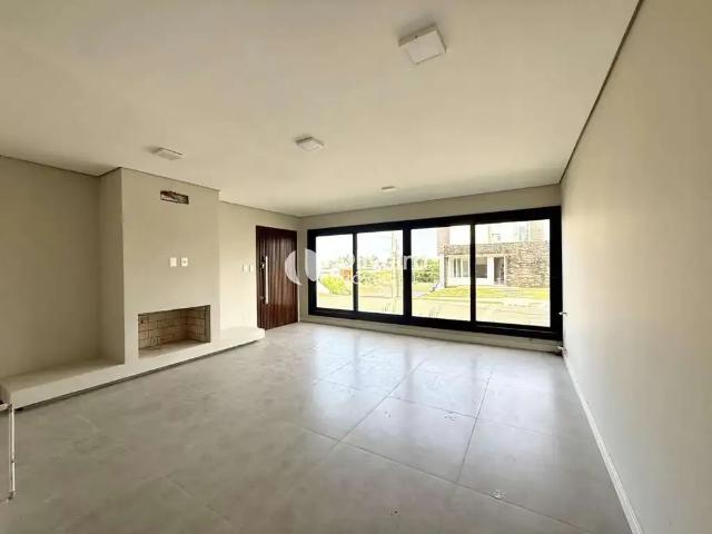 Casa / Sobrado em Condomínio para Venda em Santa Maria/RS Tomazetti 4 Quartos