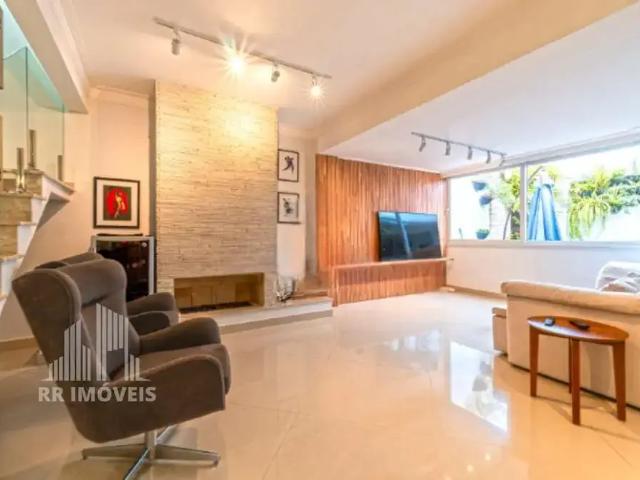Casa / Sobrado em Condomínio para Venda em Santana de Parnaíba/SP Tamboré 3 Quartos
