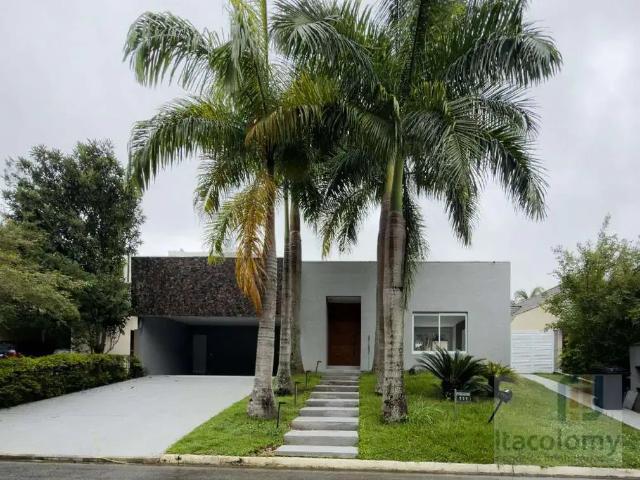 Casa / Sobrado em Condomínio para Venda em Santana de Parnaíba/SP Tamboré 3 Quartos