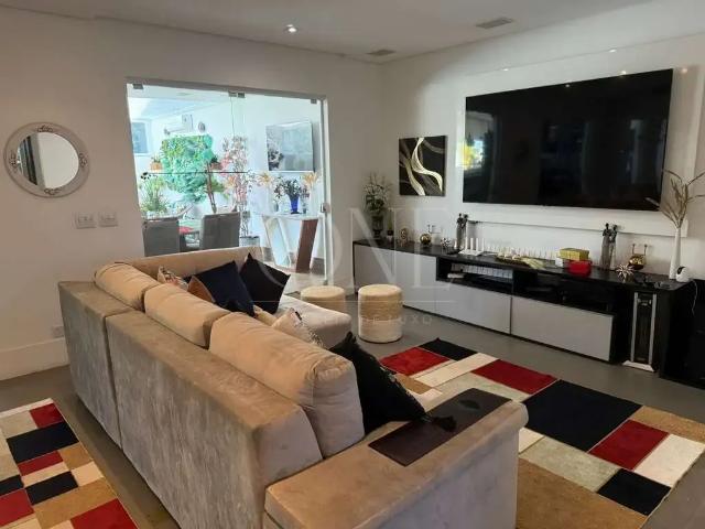 Casa / Sobrado em Condomínio para Venda em Santana de Parnaíba/SP Tamboré 3 Quartos