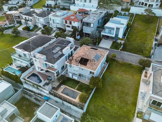Casa / Sobrado em Condomínio para Venda em Santana de Parnaíba/SP Tamboré 4 Quartos