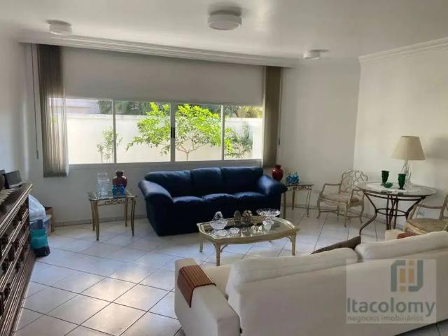 Casa / Sobrado em Condomínio para Venda em Santana de Parnaíba/SP Tamboré 4 Quartos