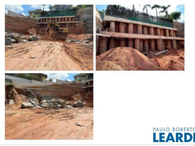 Casa / Sobrado em Condomínio para Venda em Santana de Parnaíba/SP Tamboré 4 Quartos