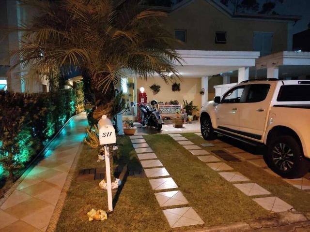 Casa / Sobrado em Condomínio para Venda em Santana de Parnaíba/SP Tamboré 4 Quartos