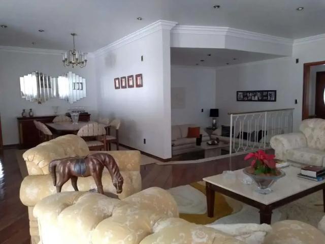 Casa / Sobrado em Condomínio para Venda em Santana de Parnaíba/SP Tamboré 4 Quartos