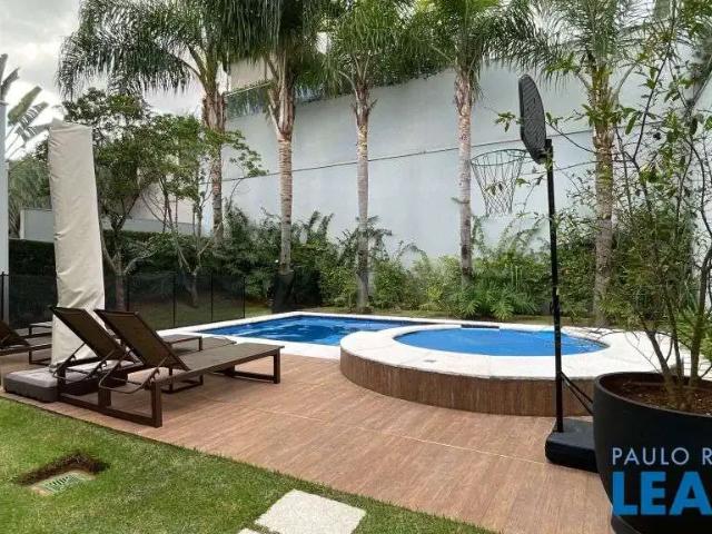 Casa / Sobrado em Condomínio para Venda em Santana de Parnaíba/SP Tamboré 4 Quartos