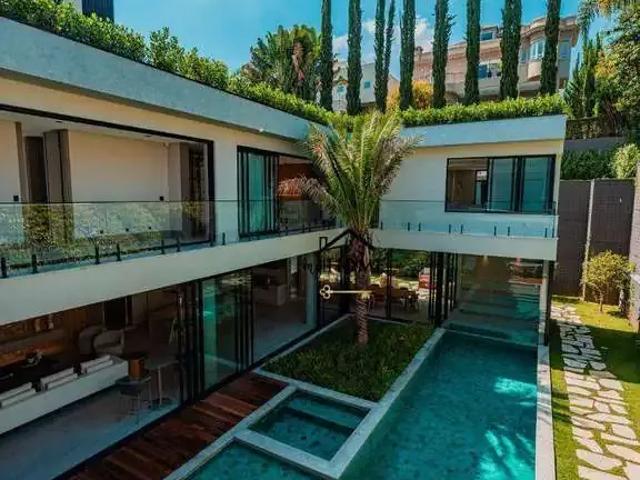 Casa / Sobrado em Condomínio para Venda em Santana de Parnaíba/SP Tamboré 6 Quartos