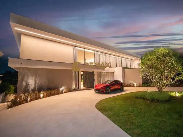 Casa / Sobrado em Condomínio para Venda em Santana de Parnaíba/SP Tamboré 9 Quartos