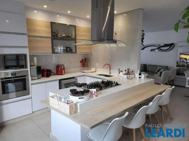 Casa / Sobrado em Condomínio para Venda em Santana de Parnaíba/SP Tanquinho 4 Quartos
