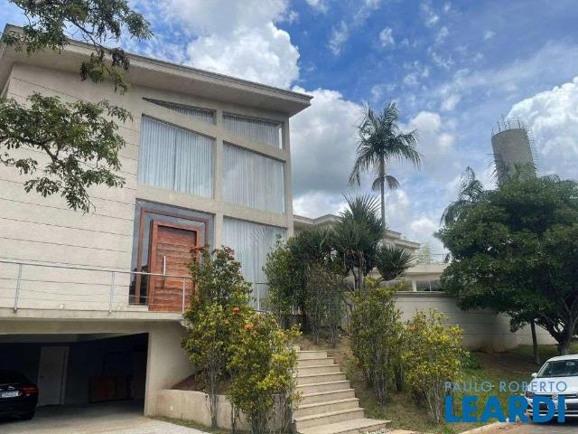 Casa / Sobrado em Condomínio para Venda em Santana de Parnaíba/SP Valville 6 Quartos