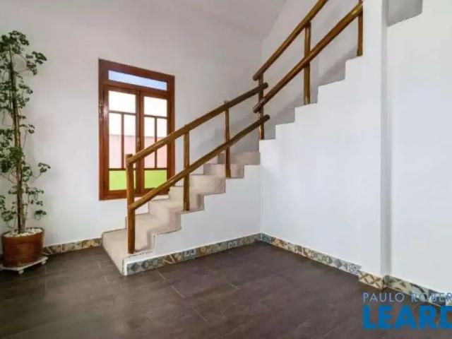 Casa / Sobrado em Condomínio para Venda em Santana de Parnaíba/SP Valville 3 Quartos