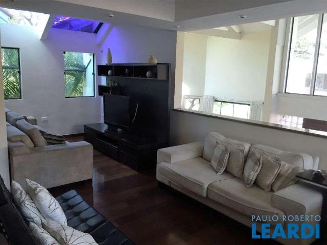 Casa / Sobrado em Condomínio para Venda em Santana de Parnaíba/SP Alphaville Residencial 12 4 Quartos