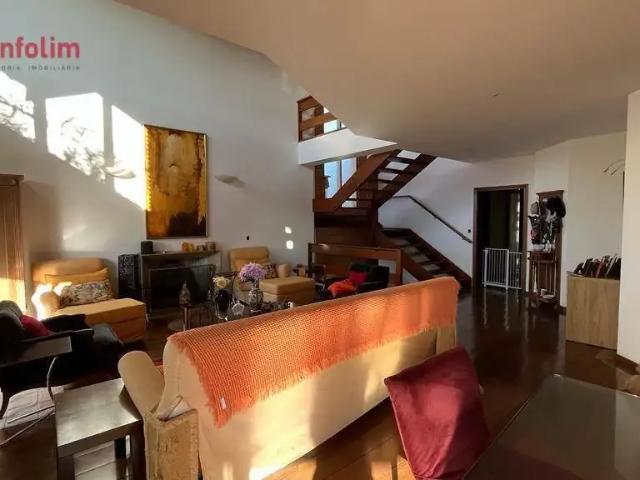 Casa / Sobrado em Condomínio para Venda em Santana de Parnaíba/SP Alphaville Residencial 3 3 Quartos