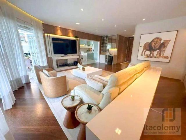 Casa / Sobrado em Condomínio para Venda em Santana de Parnaíba/SP Alphaville Residencial 3 4 Quartos