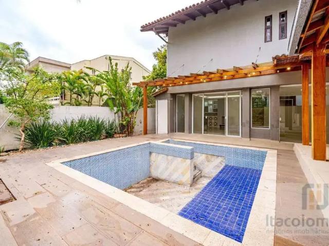 Casa / Sobrado em Condomínio para Venda em Santana de Parnaíba/SP Alphaville Residencial 6 3 Quartos