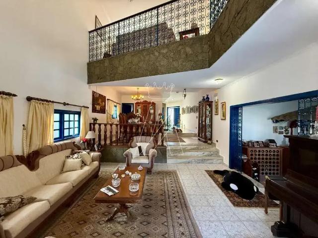 Casa / Sobrado em Condomínio para Venda em Santana de Parnaíba/SP Alphaville Residencial 6 2 Quartos