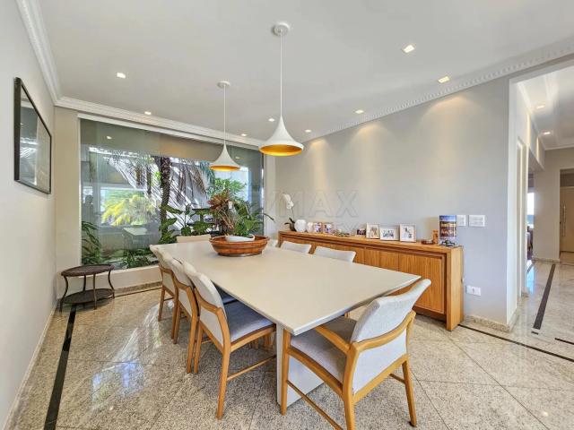 Casa / Sobrado em Condomínio para Venda em Santana de Parnaíba/SP Alphaville Residencial 6 4 Quartos