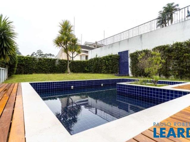 Casa / Sobrado em Condomínio para Venda em Santana de Parnaíba/SP Alphaville Residencial 8 4 Quartos