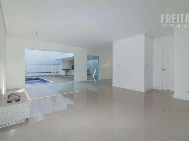 Casa / Sobrado em Condomínio para Venda em Santana de Parnaíba/SP Alphaville 3 Quartos