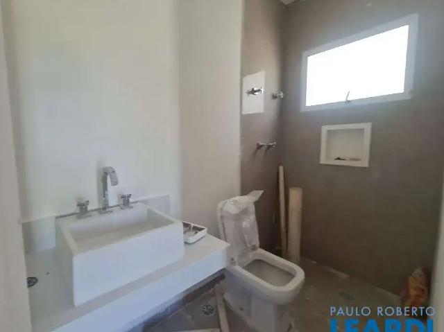 Casa / Sobrado em Condomínio para Venda em Santana de Parnaíba/SP Alphaville 3 Quartos