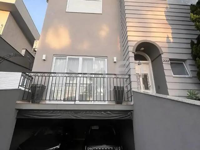 Casa / Sobrado em Condomínio para Venda em Santana de Parnaíba/SP Alphaville 3 Quartos