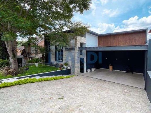 Casa / Sobrado em Condomínio para Venda em Santana de Parnaíba/SP Alphaville 3 Quartos