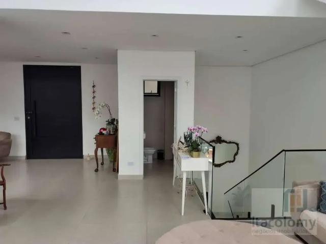 Casa / Sobrado em Condomínio para Venda em Santana de Parnaíba/SP Alphaville 3 Quartos