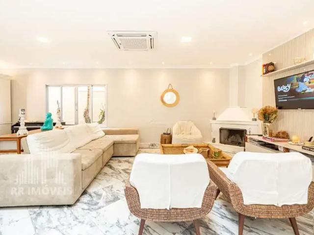 Casa / Sobrado em Condomínio para Venda em Santana de Parnaíba/SP Alphaville 4 Quartos