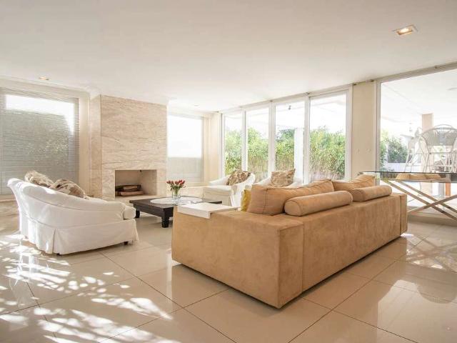 Casa / Sobrado em Condomínio para Venda em Santana de Parnaíba/SP Alphaville 4 Quartos