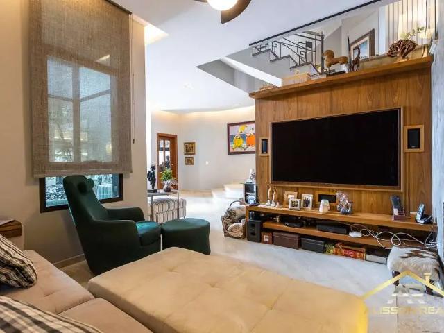 Casa / Sobrado em Condomínio para Venda em Santana de Parnaíba/SP Alphaville 4 Quartos