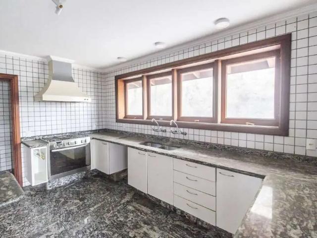 Casa / Sobrado em Condomínio para Venda em Santana de Parnaíba/SP Alphaville 4 Quartos