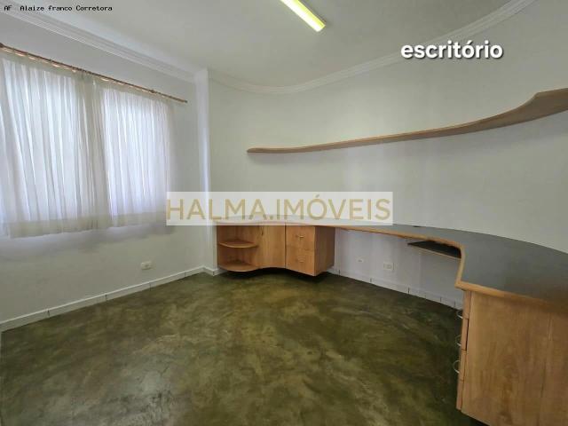 Casa / Sobrado em Condomínio para Venda em Santana de Parnaíba/SP Alphaville 4 Quartos