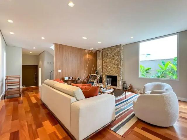 Casa / Sobrado em Condomínio para Venda em Santana de Parnaíba/SP Alphaville 4 Quartos