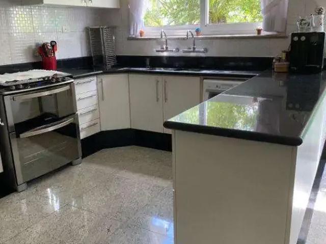 Casa / Sobrado em Condomínio para Venda em Santana de Parnaíba/SP Alphaville Residencial 3 4 Quartos