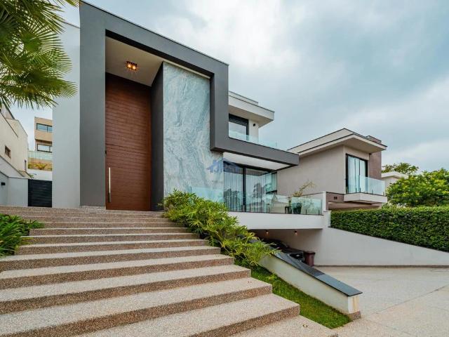 Casa / Sobrado em Condomínio para Venda em Santana de Parnaíba/SP Alphaville 4 Quartos