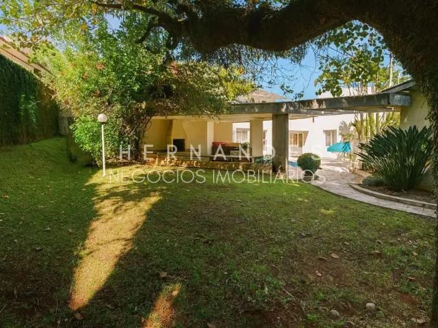 Casa / Sobrado em Condomínio para Venda em Santana de Parnaíba/SP Alphaville 4 Quartos