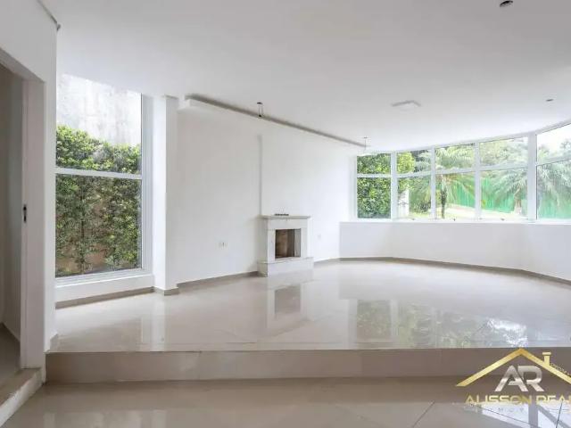 Casa / Sobrado em Condomínio para Venda em Santana de Parnaíba/SP Alphaville 4 Quartos