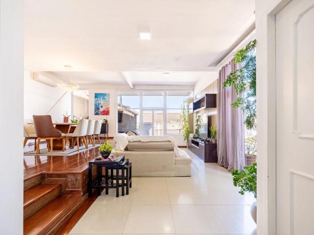 Casa / Sobrado em Condomínio para Venda em Santana de Parnaíba/SP Alphaville 5 Quartos