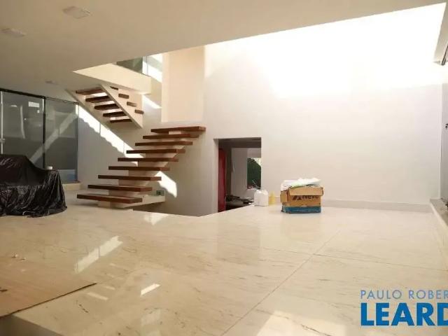 Casa / Sobrado em Condomínio para Venda em Santana de Parnaíba/SP Alphaville 5 Quartos