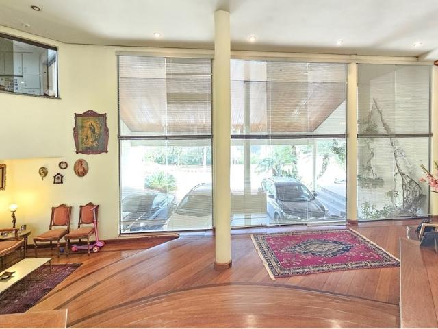 Casa / Sobrado em Condomínio para Venda em Santana de Parnaíba/SP Alphaville 5 Quartos