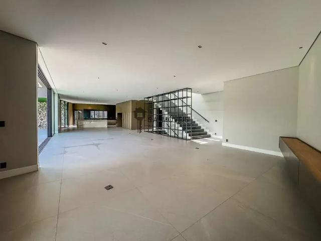 Casa / Sobrado em Condomínio para Venda em Santana de Parnaíba/SP Cidade Tamboré 4 Quartos