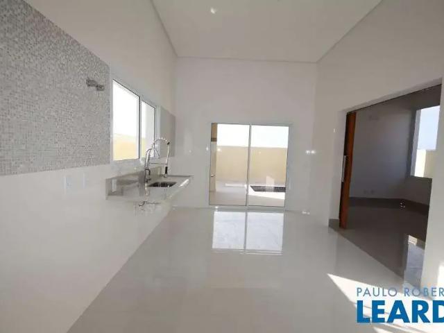 Casa / Sobrado em Condomínio para Venda em Santana de Parnaíba/SP Suru 4 Quartos