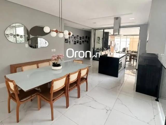 Casa / Sobrado em Condomínio para Venda em Senador Canedo/GO Jardim Veneza 4 Quartos
