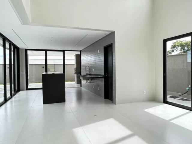 Casa / Sobrado em Condomínio para Venda em Senador Canedo/GO Jardins Barcelona 4 Quartos